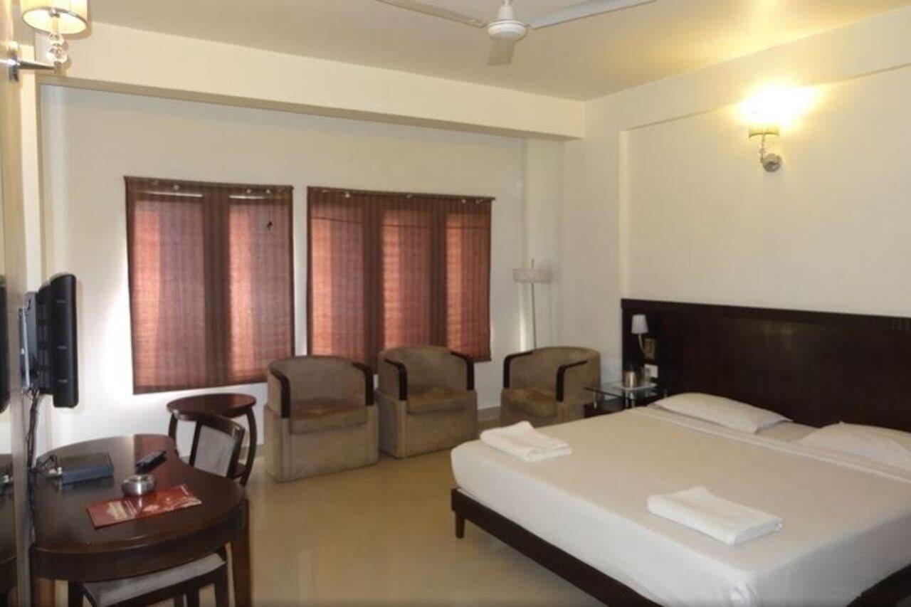 Hotel Amshi International Bangalore Buitenkant foto