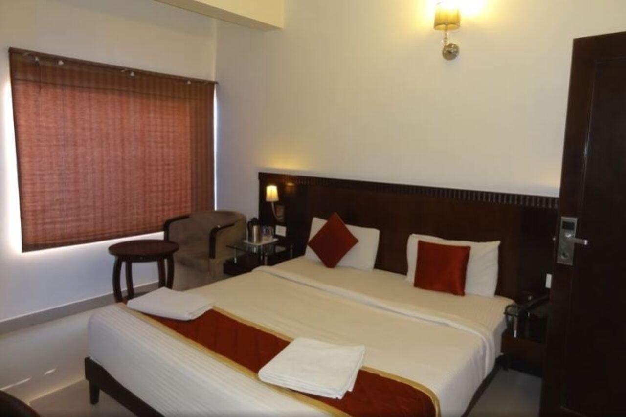 Hotel Amshi International Bangalore Buitenkant foto