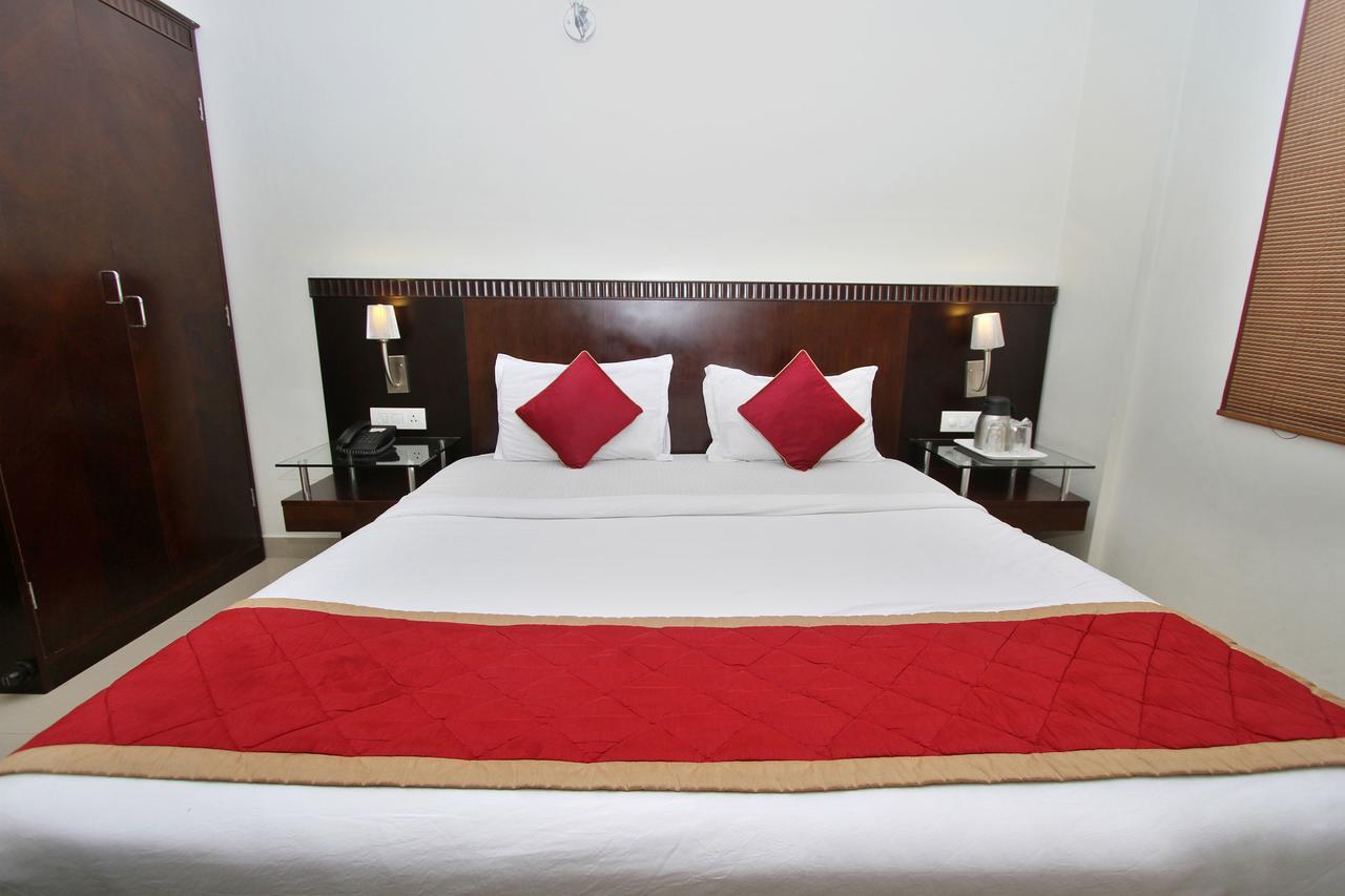 Hotel Amshi International Bangalore Buitenkant foto