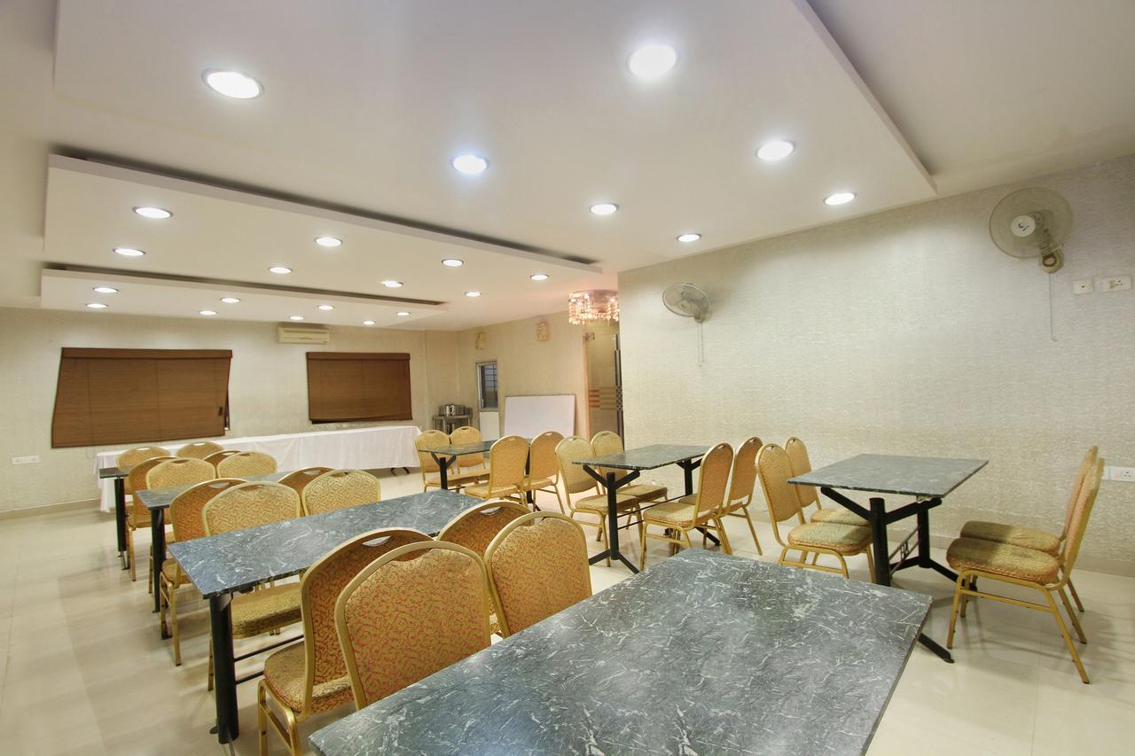 Hotel Amshi International Bangalore Buitenkant foto