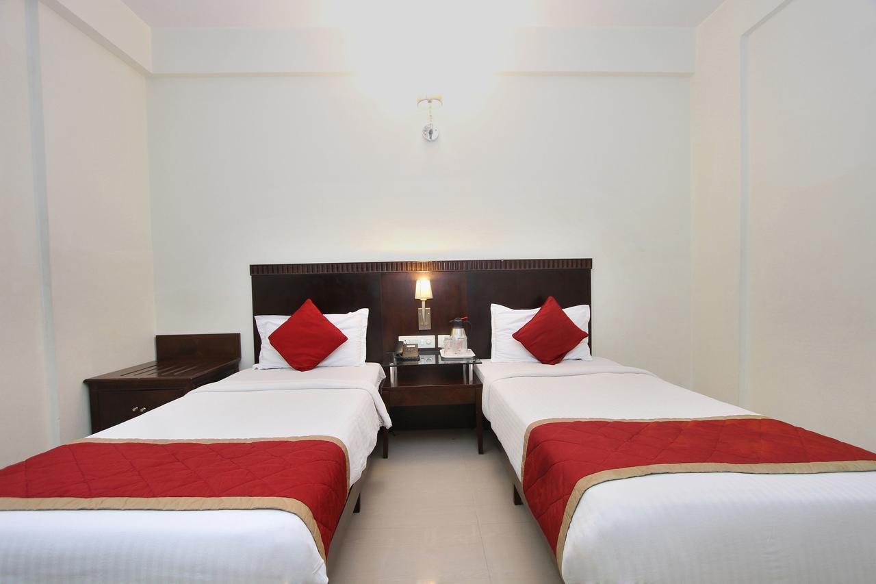 Hotel Amshi International Bangalore Buitenkant foto
