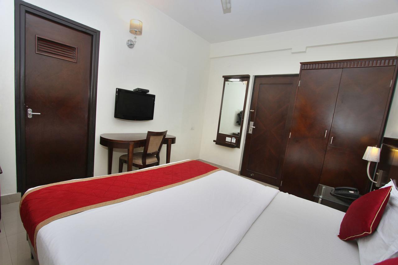 Hotel Amshi International Bangalore Buitenkant foto