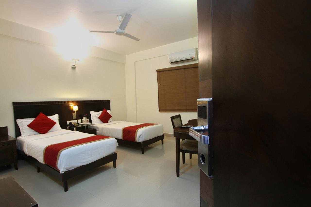 Hotel Amshi International Bangalore Buitenkant foto